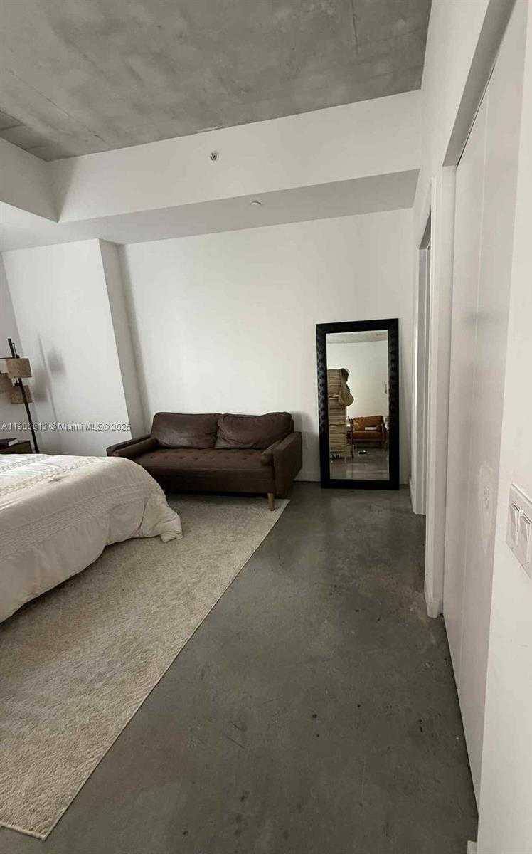 Imagen de Pequeño Objeto