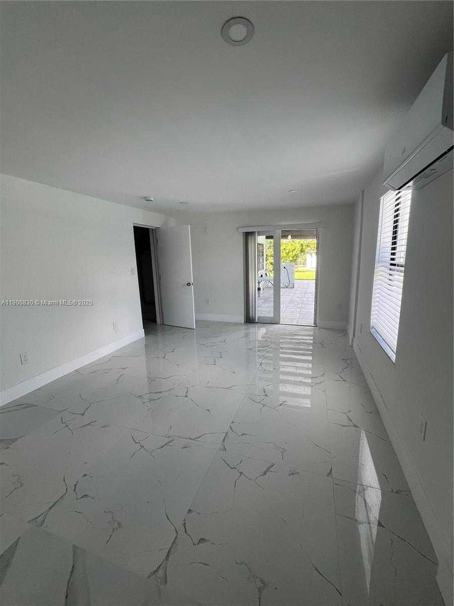 Small Image of 11755 SOUTH WEST 37TH ST, Miami Number 12