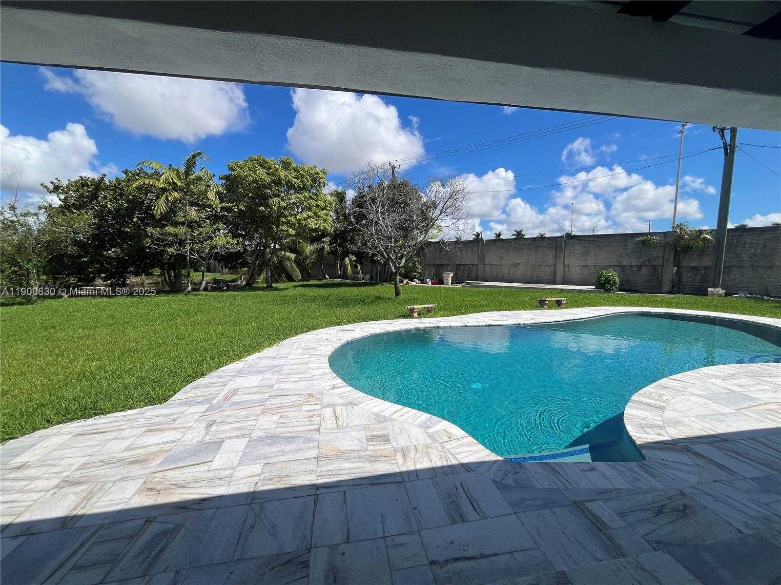 Small Image of 11755 SOUTH WEST 37TH ST, Miami Number 14