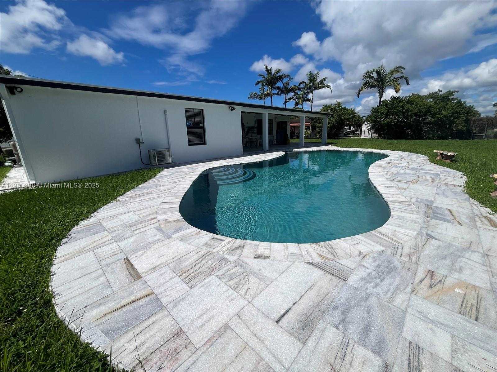 Small Image of 11755 SOUTH WEST 37TH ST, Miami Number 15