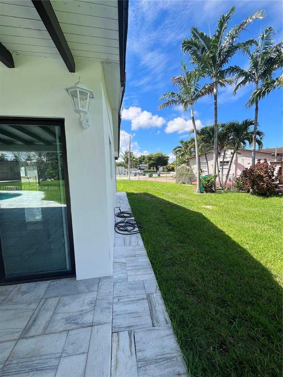 Small Image of 11755 SOUTH WEST 37TH ST, Miami Number 19