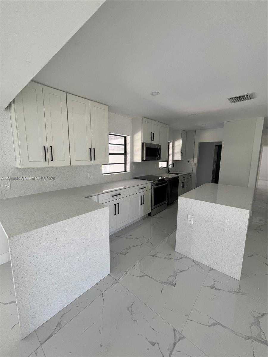 Small Image of 11755 SOUTH WEST 37TH ST, Miami Number 4