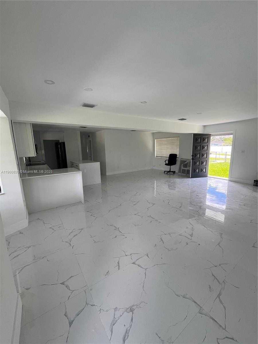 Small Image of 11755 SOUTH WEST 37TH ST, Miami Number 6