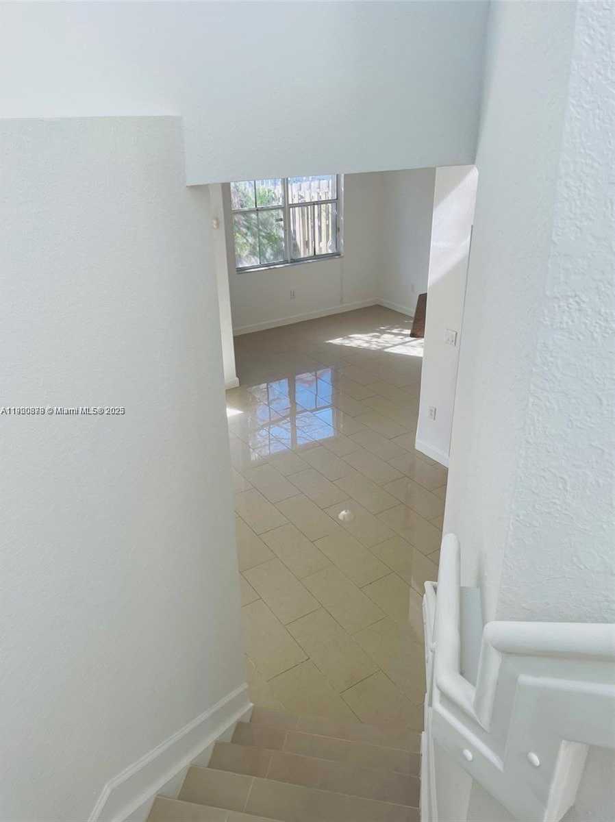 Small Image of 8048 NORTH WEST 108TH CT, Doral Number 11
