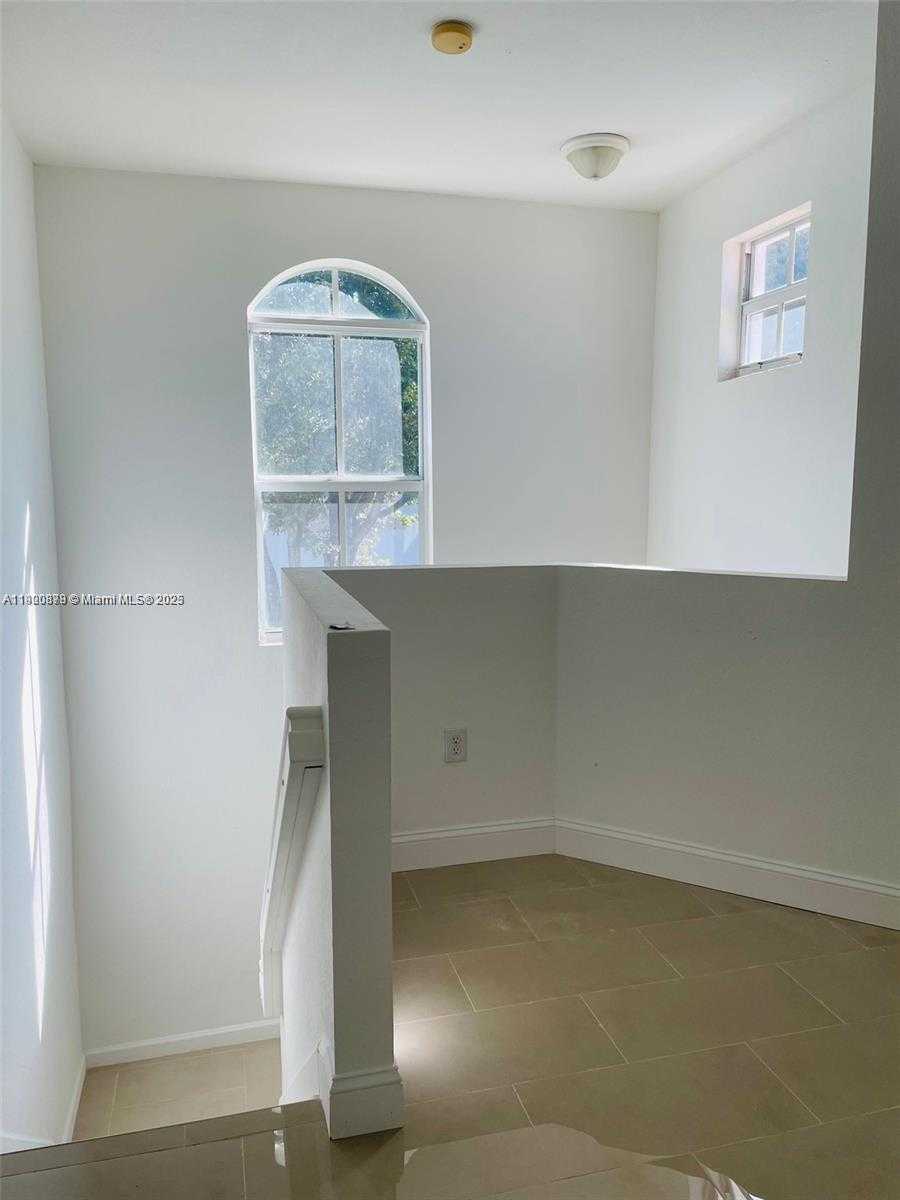 Small Image of 8048 NORTH WEST 108TH CT, Doral Number 12