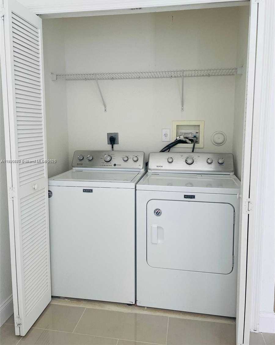 Small Image of 8048 NORTH WEST 108TH CT, Doral Number 25