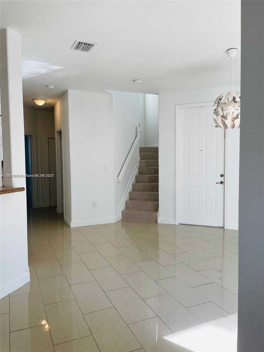Small Image of 8048 NORTH WEST 108TH CT, Doral Number 3