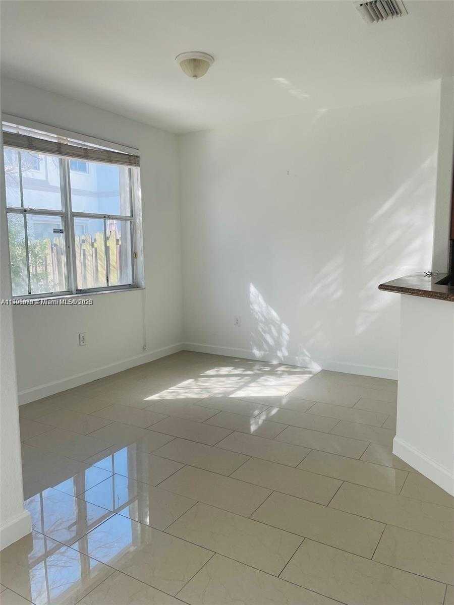 Small Image of 8048 NORTH WEST 108TH CT, Doral Number 7