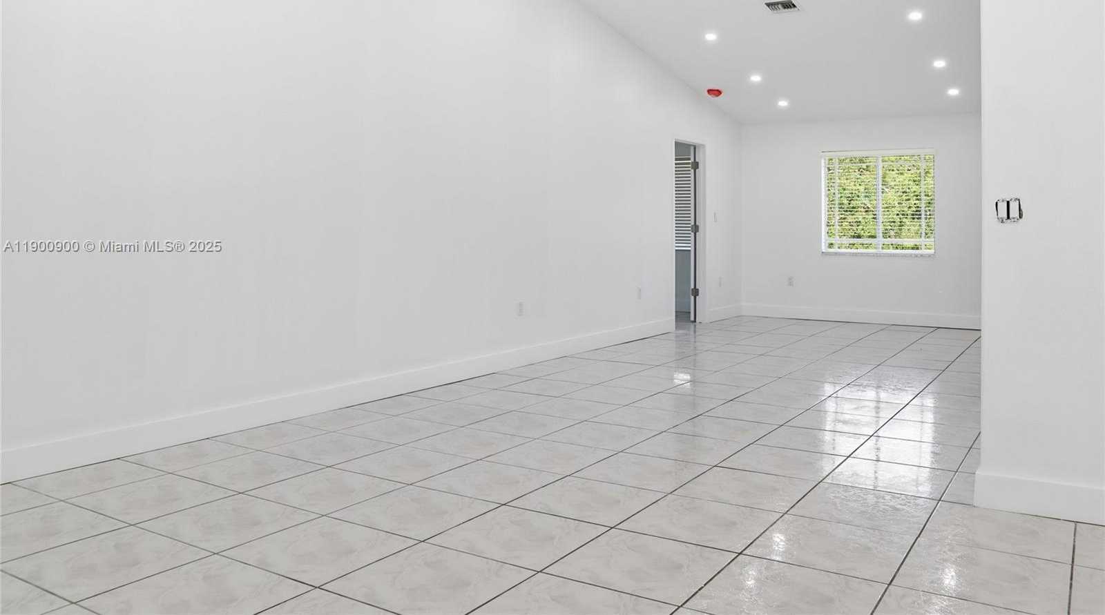 Small Image of 19851 SOUTH WEST 79TH AVE, Cutler Bay Number 4