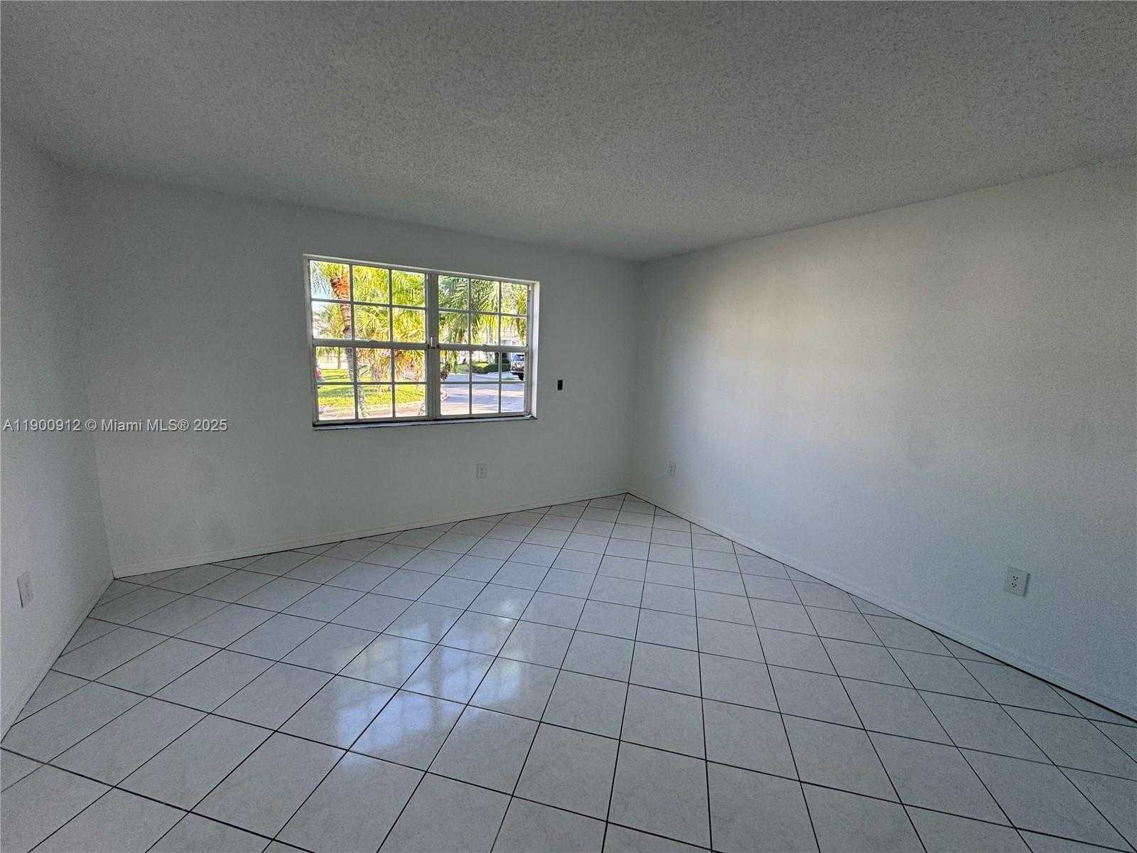 Small Image of 11367 SOUTH WEST 161ST PL, Miami Number 13