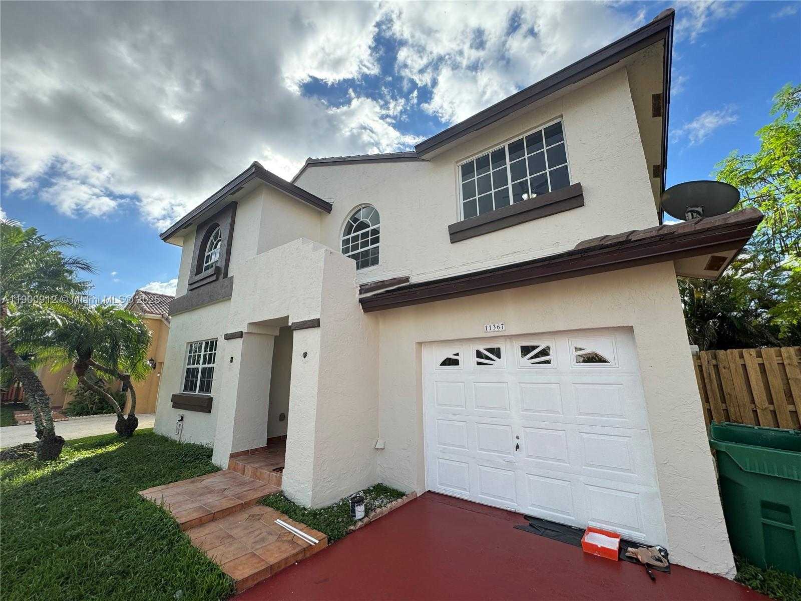 Small Image of 11367 SOUTH WEST 161ST PL, Miami Number 2