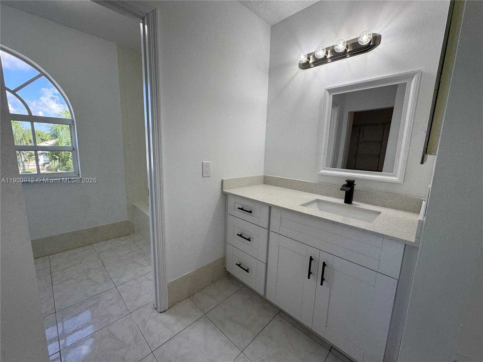 Small Image of 11367 SOUTH WEST 161ST PL, Miami Number 23
