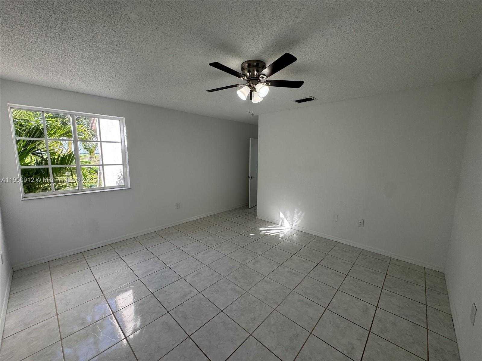 Small Image of 11367 SOUTH WEST 161ST PL, Miami Number 26
