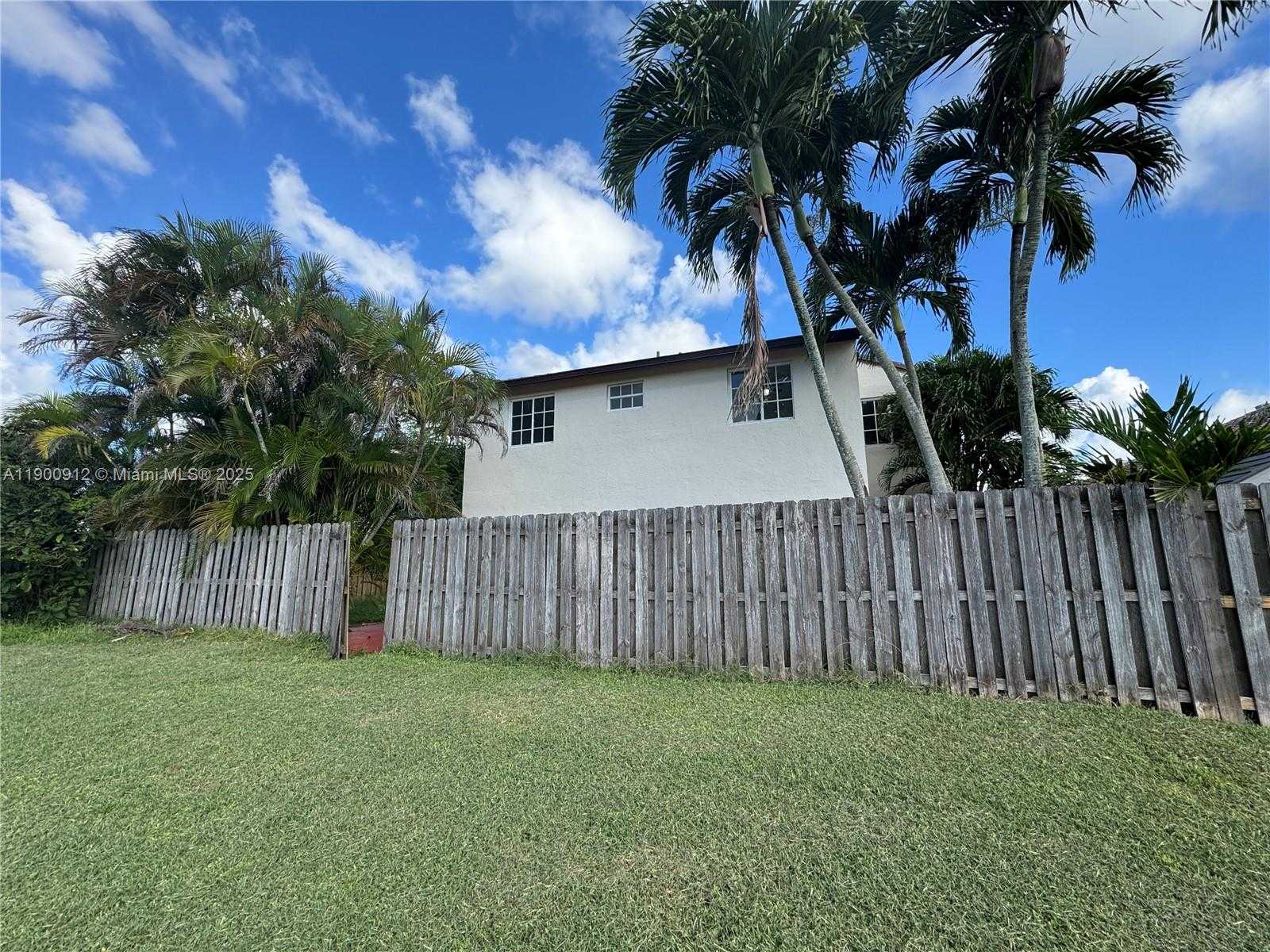 Small Image of 11367 SOUTH WEST 161ST PL, Miami Number 31