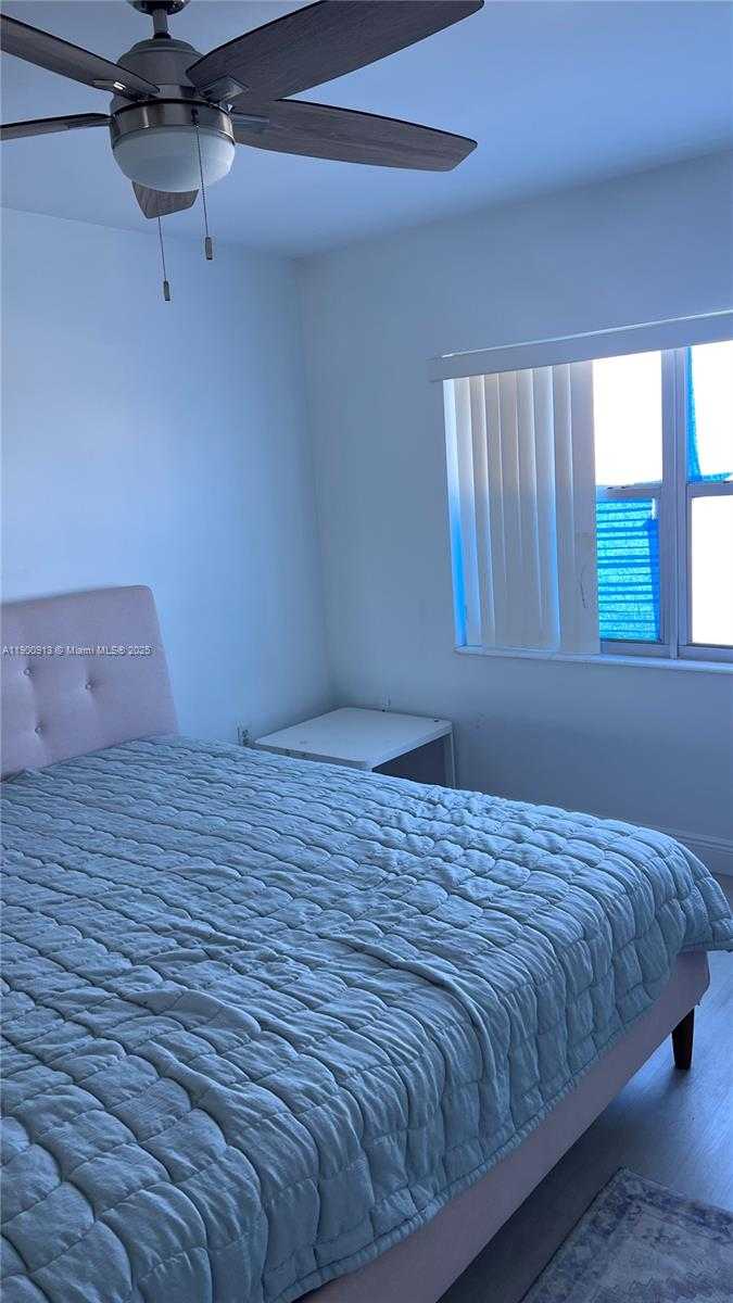 Small Image of 400 KINGS POINT DR #1416, Sunny Isles Beach Number 4