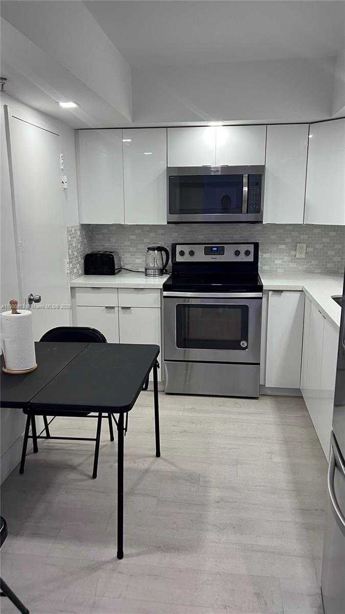 Small Image of 400 KINGS POINT DR #1416, Sunny Isles Beach Number 6