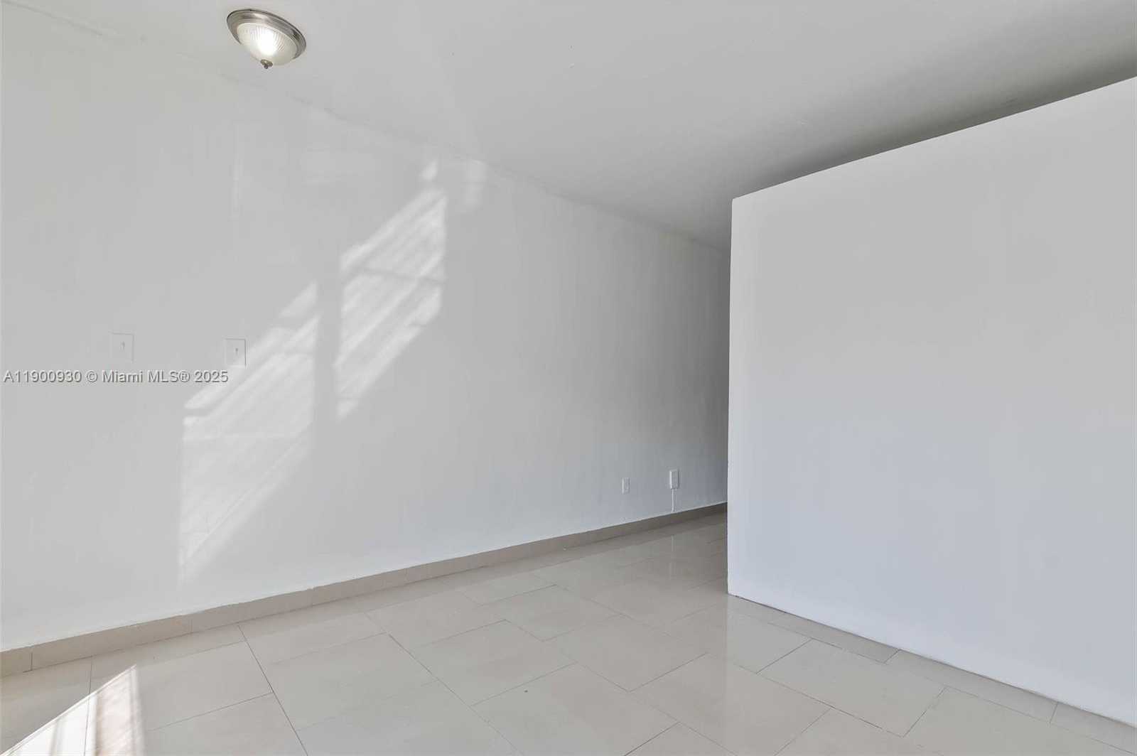 Small Image of 1685 JEFFERSON AVE #3, Miami Beach Number 4