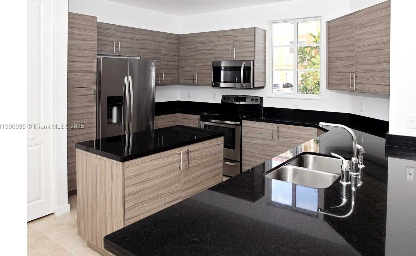 Small Image of 2714 SOUTH WEST 81ST TER #2718, Miramar Number 3