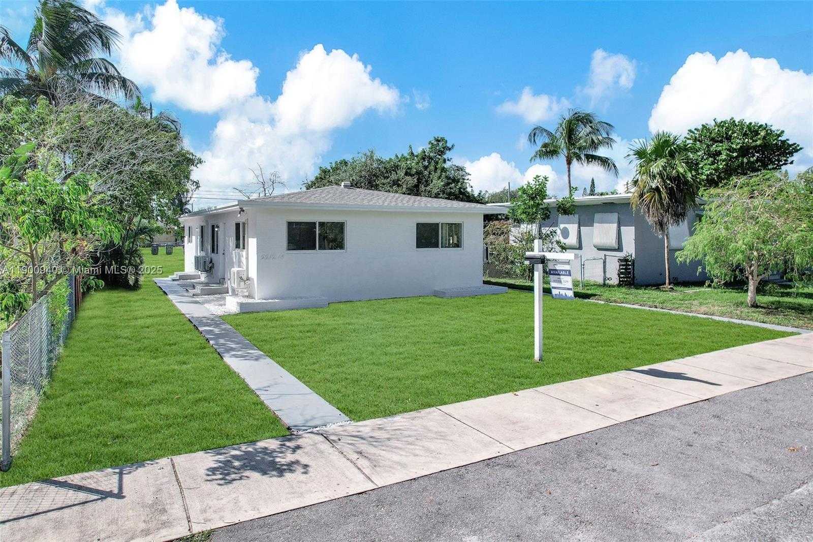 Small Image of 2212 ROOSEVELT ST #1, Hollywood Number 16