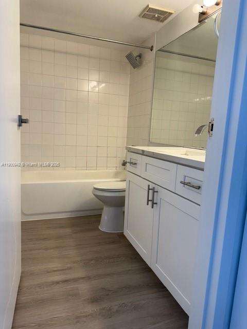 Small Image of 7601 EAST TREASURE DR #PH112, North Bay Village Number 9