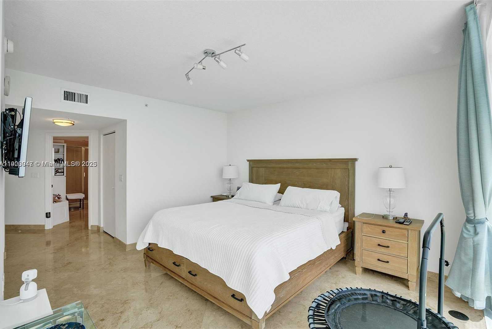 Small Image of 16699 COLLINS AVE #2402, Sunny Isles Beach Number 6