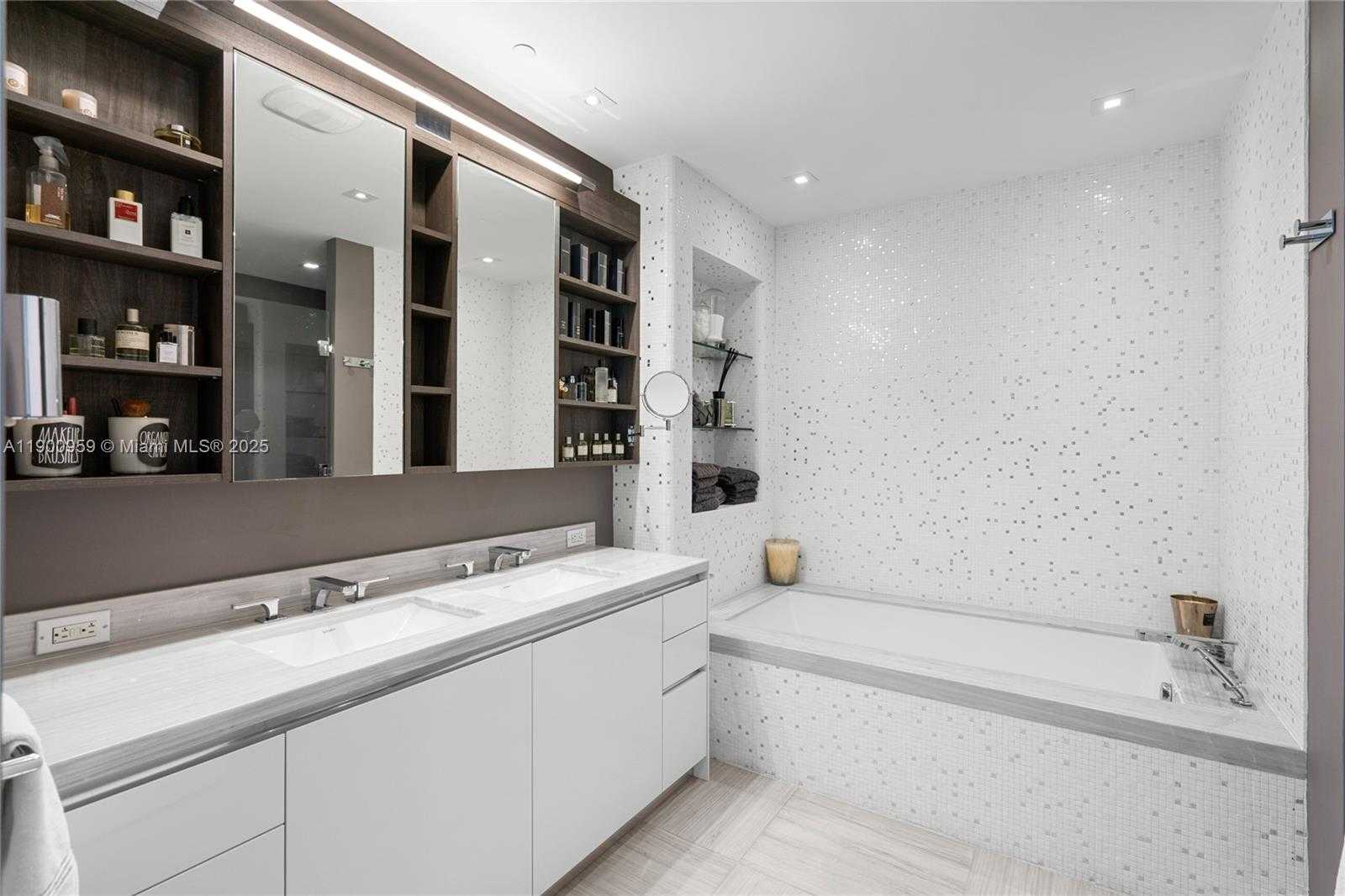 Small Image of 16901 COLLINS AVE #2402, Sunny Isles Beach Number 10