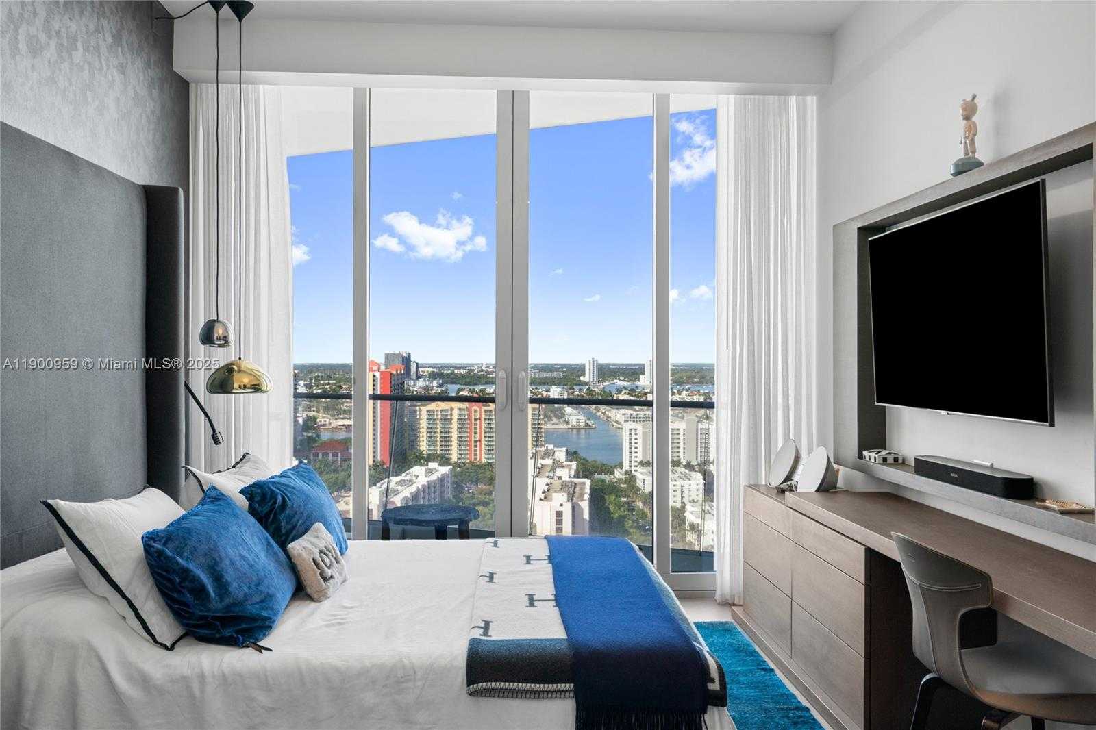 Small Image of 16901 COLLINS AVE #2402, Sunny Isles Beach Number 11