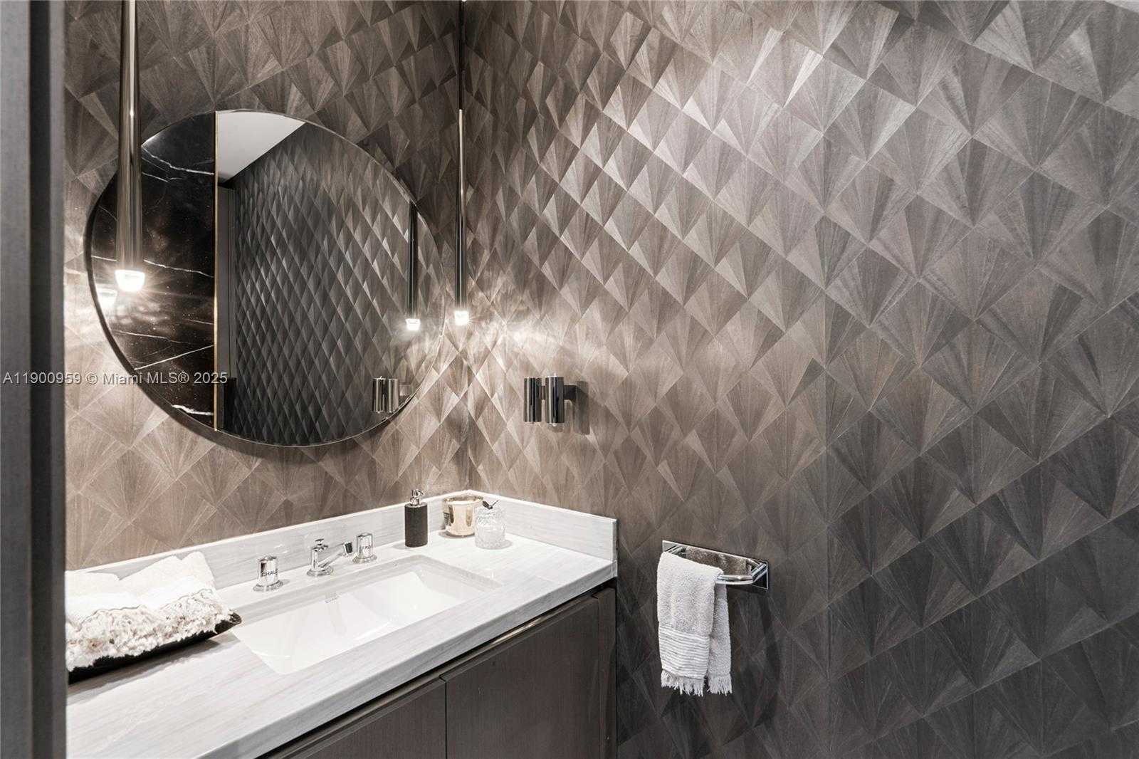 Small Image of 16901 COLLINS AVE #2402, Sunny Isles Beach Number 13