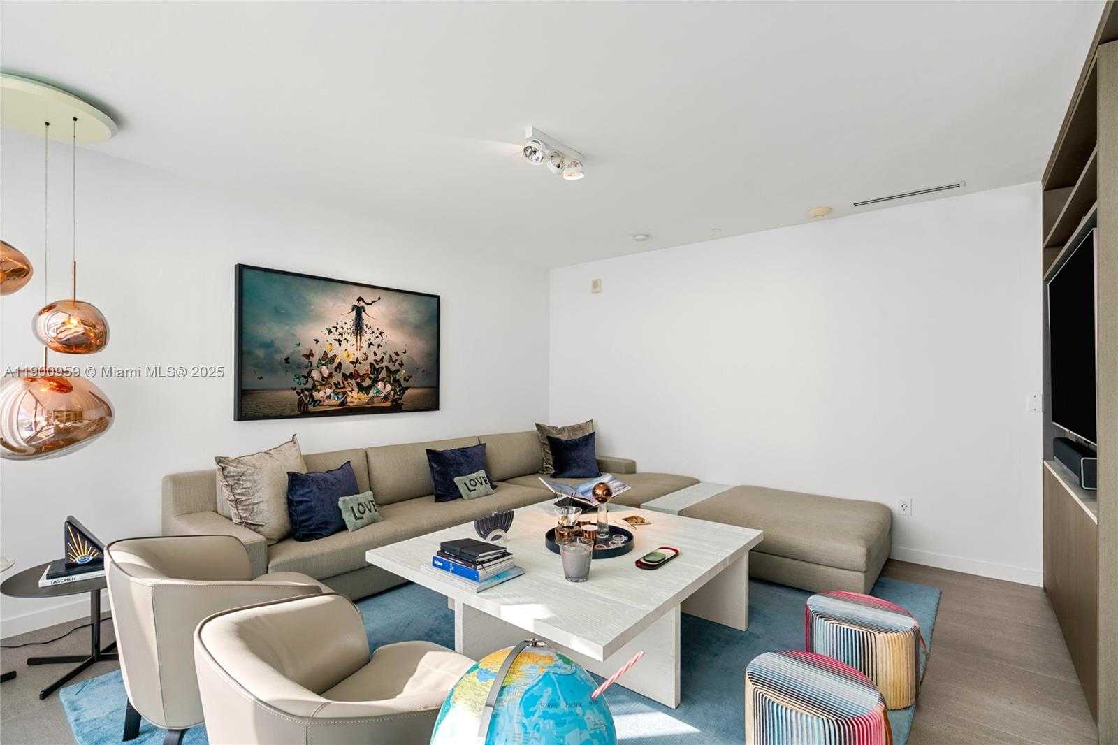 Small Image of 16901 COLLINS AVE #2402, Sunny Isles Beach Number 2