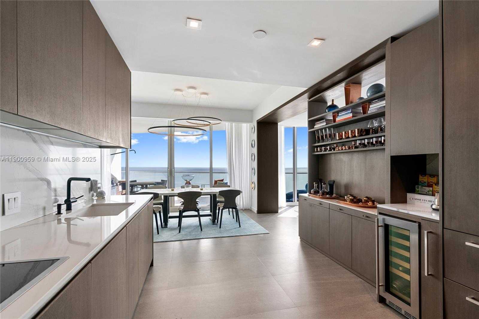 Small Image of 16901 COLLINS AVE #2402, Sunny Isles Beach Number 5