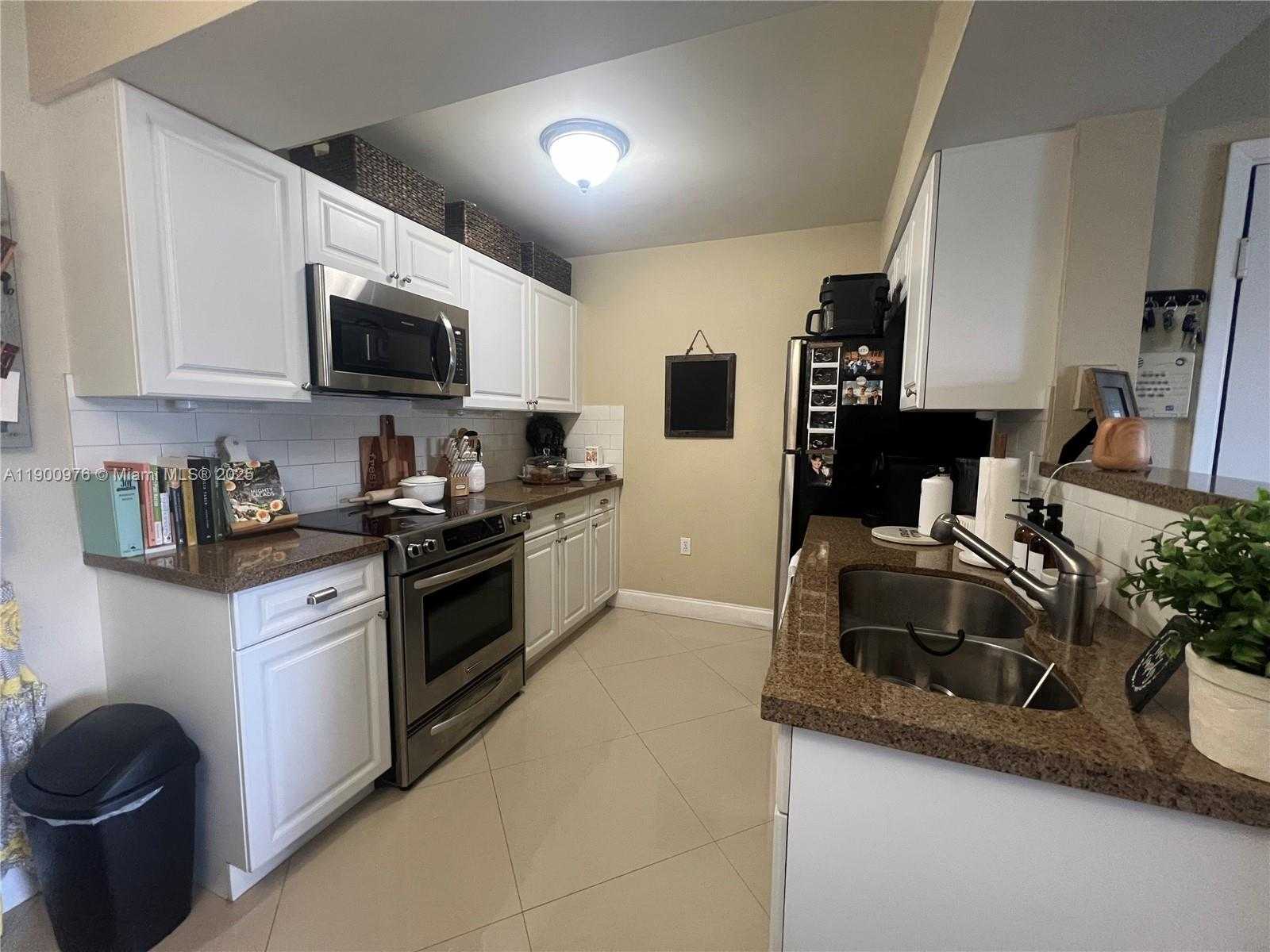 Small Image of 15067 SOUTH WEST 103 TE #14108, Miami Number 12