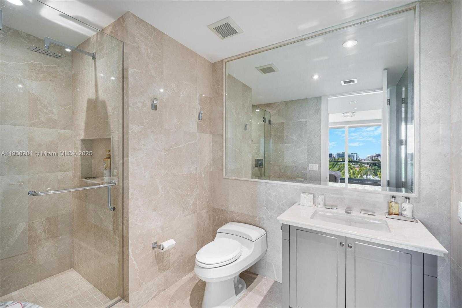 Imagen de Pequeño Objeto