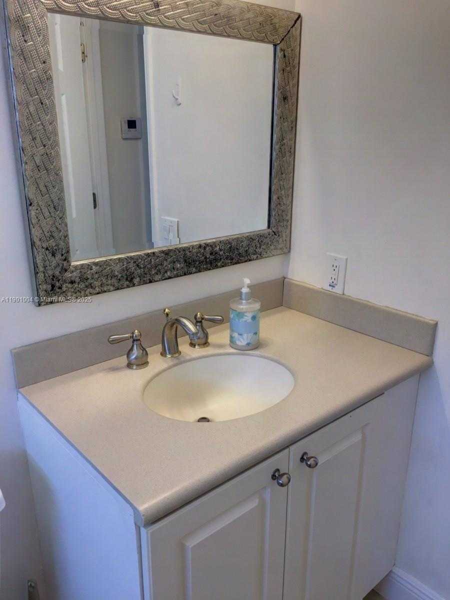 Small Image of 3515 VAN BUREN ST #104, Hollywood Number 12