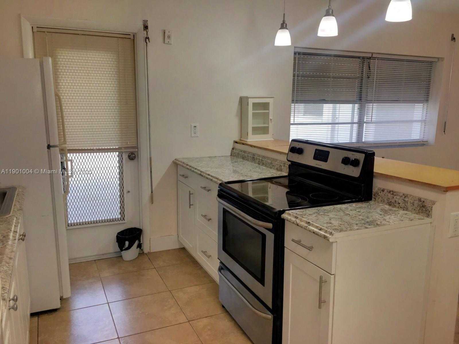 Small Image of 3515 VAN BUREN ST #104, Hollywood Number 7