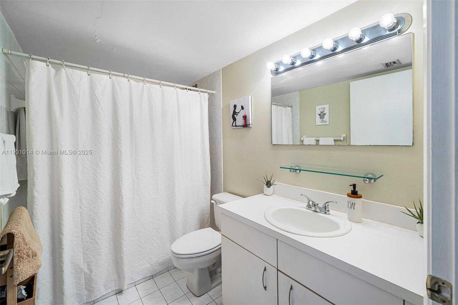 Small Image of 1688 WEST AVE #1007, Miami Beach Number 10