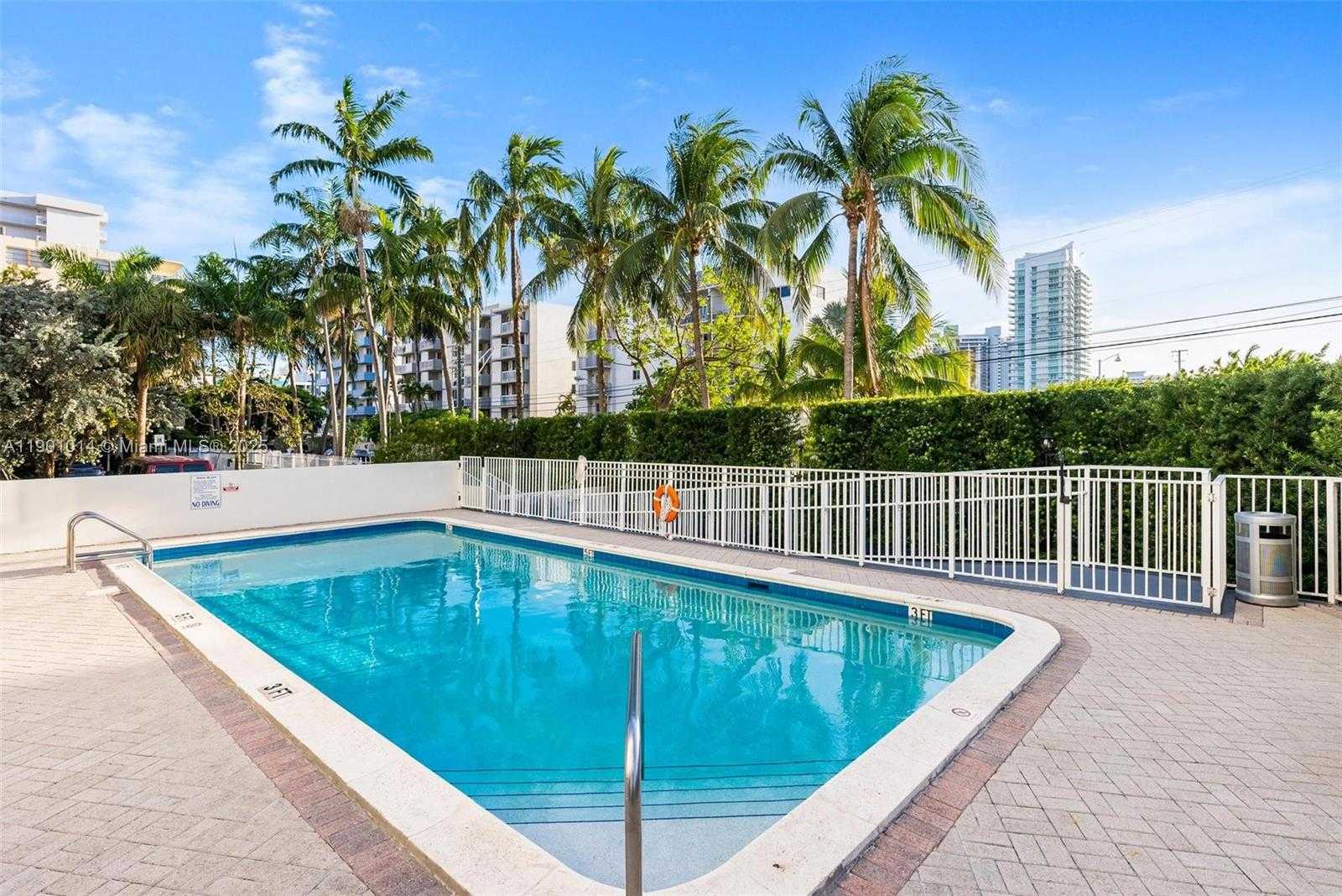 Small Image of 1688 WEST AVE #1007, Miami Beach Number 14