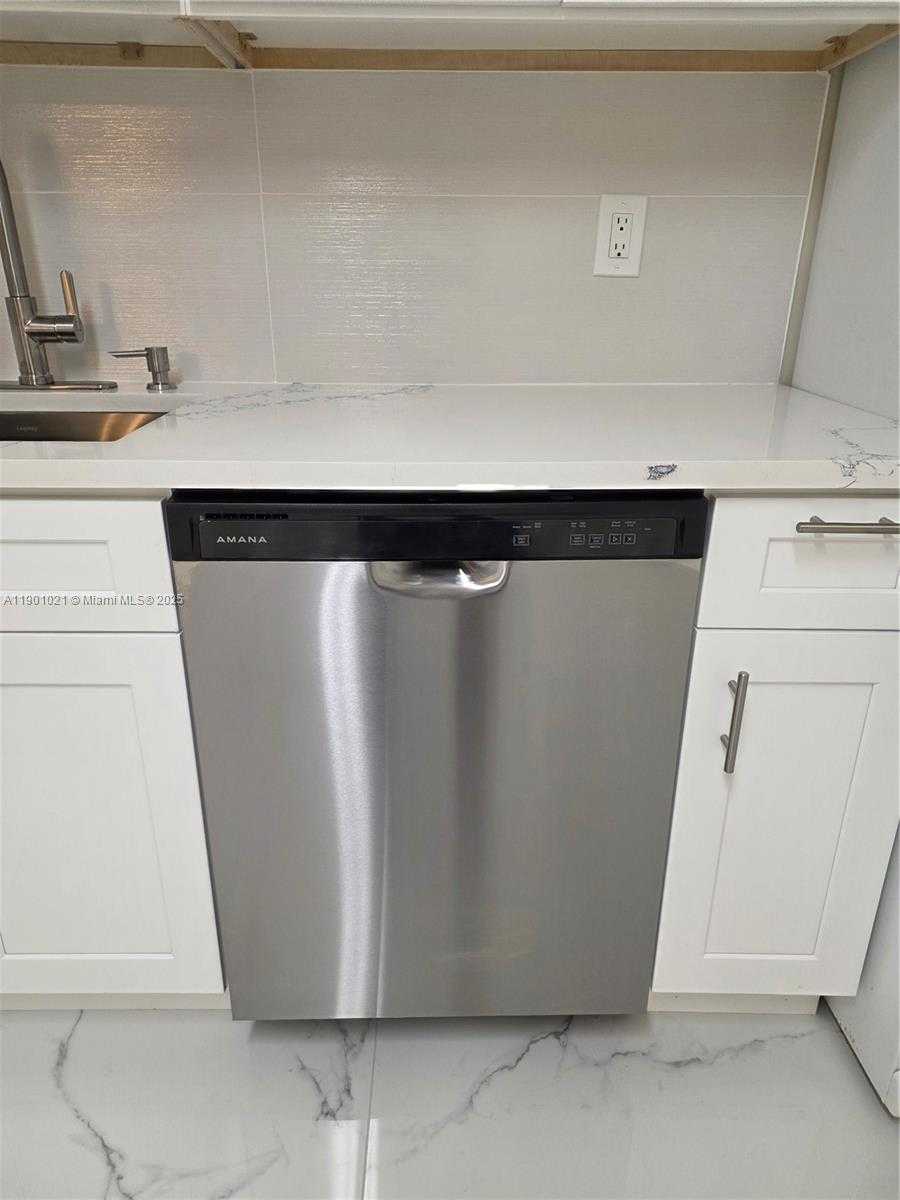 Small Image of 2526 TAYLOR ST #3, Hollywood Number 11