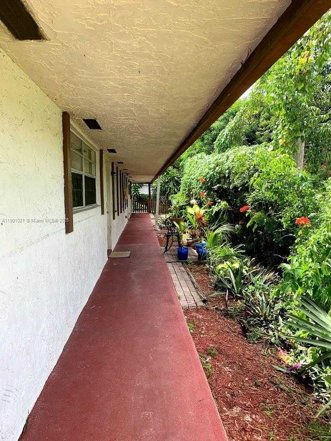 Small Image of 2526 TAYLOR ST #3, Hollywood Number 2