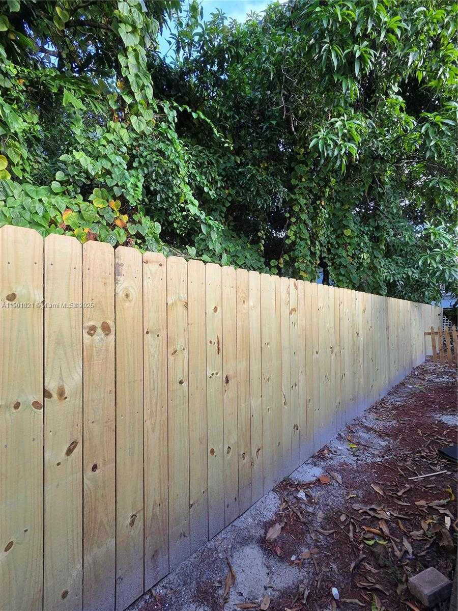 Small Image of 2526 TAYLOR ST #3, Hollywood Number 23