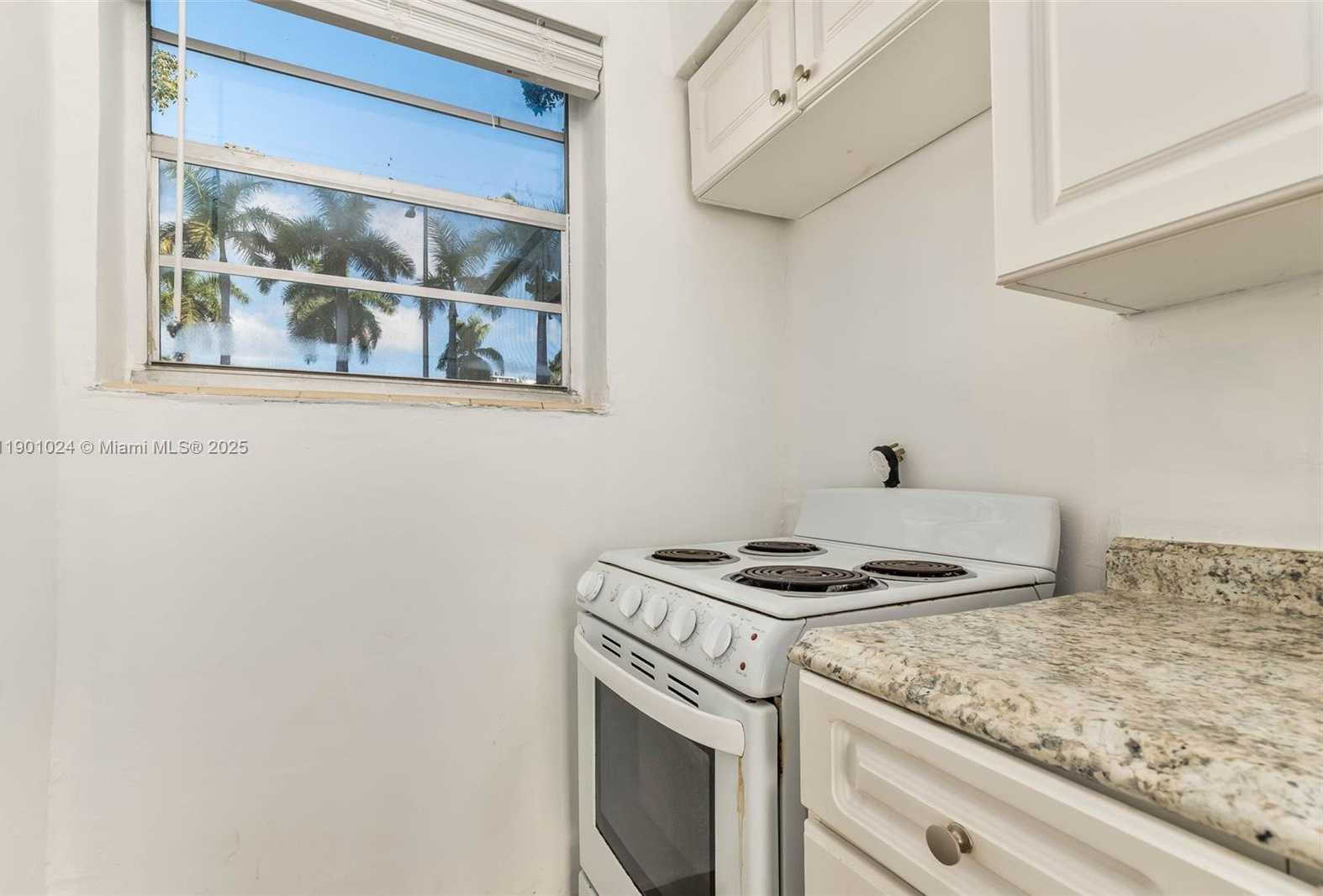 Small Image of 1685 JEFFERSON AVE #4, Miami Beach Number 9