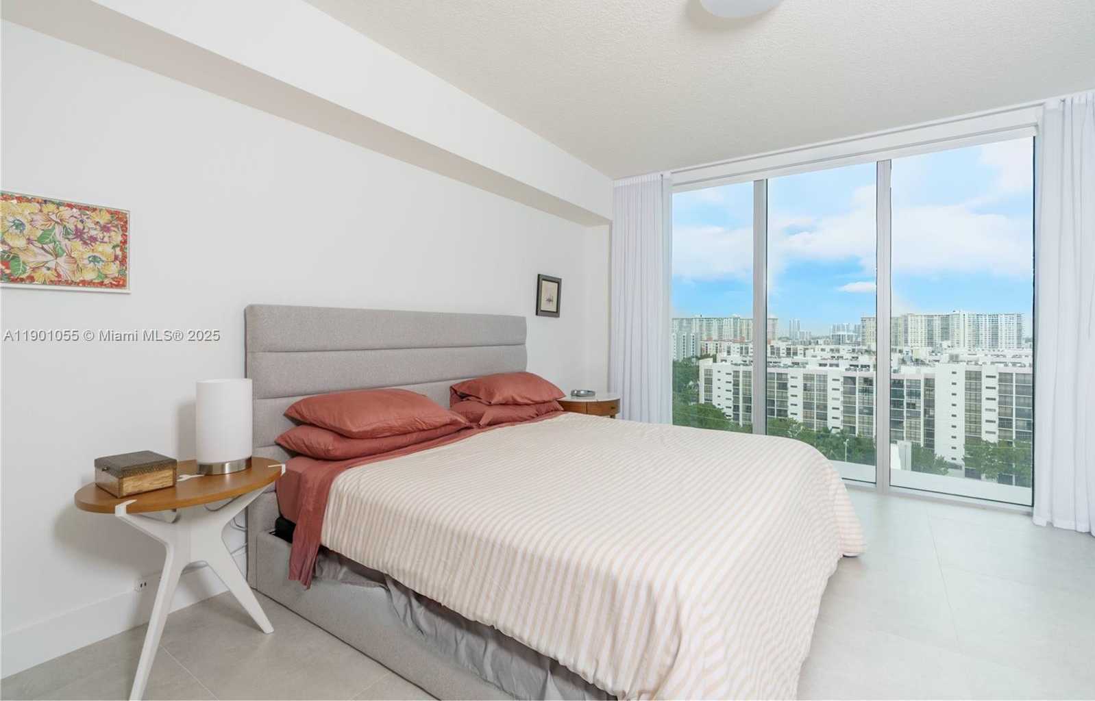 Imagen de Pequeño Objeto