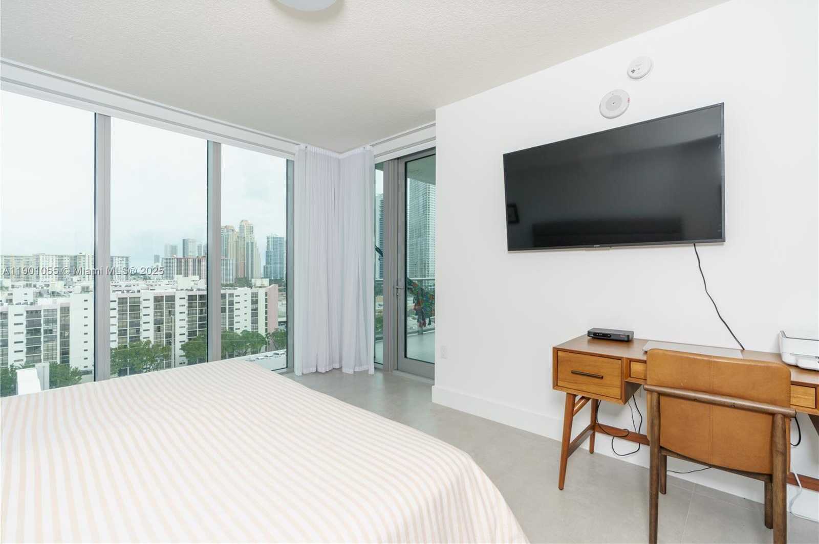 Imagen de Pequeño Objeto