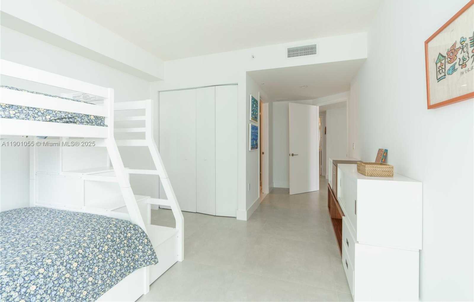 Imagen de Pequeño Objeto