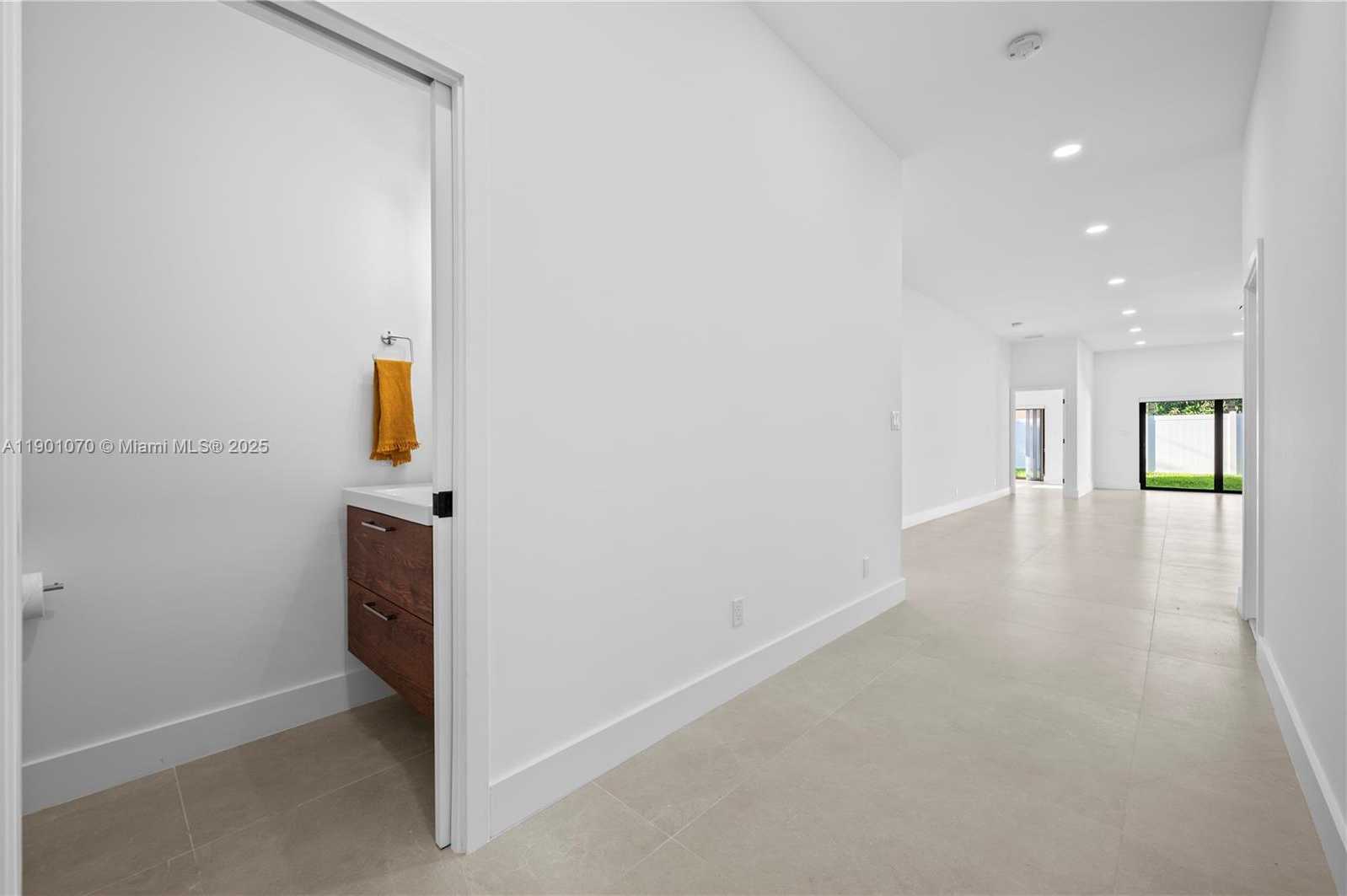 Small Image of 1041 WEST LAKEWOOD RD, West Palm Beach Number 13
