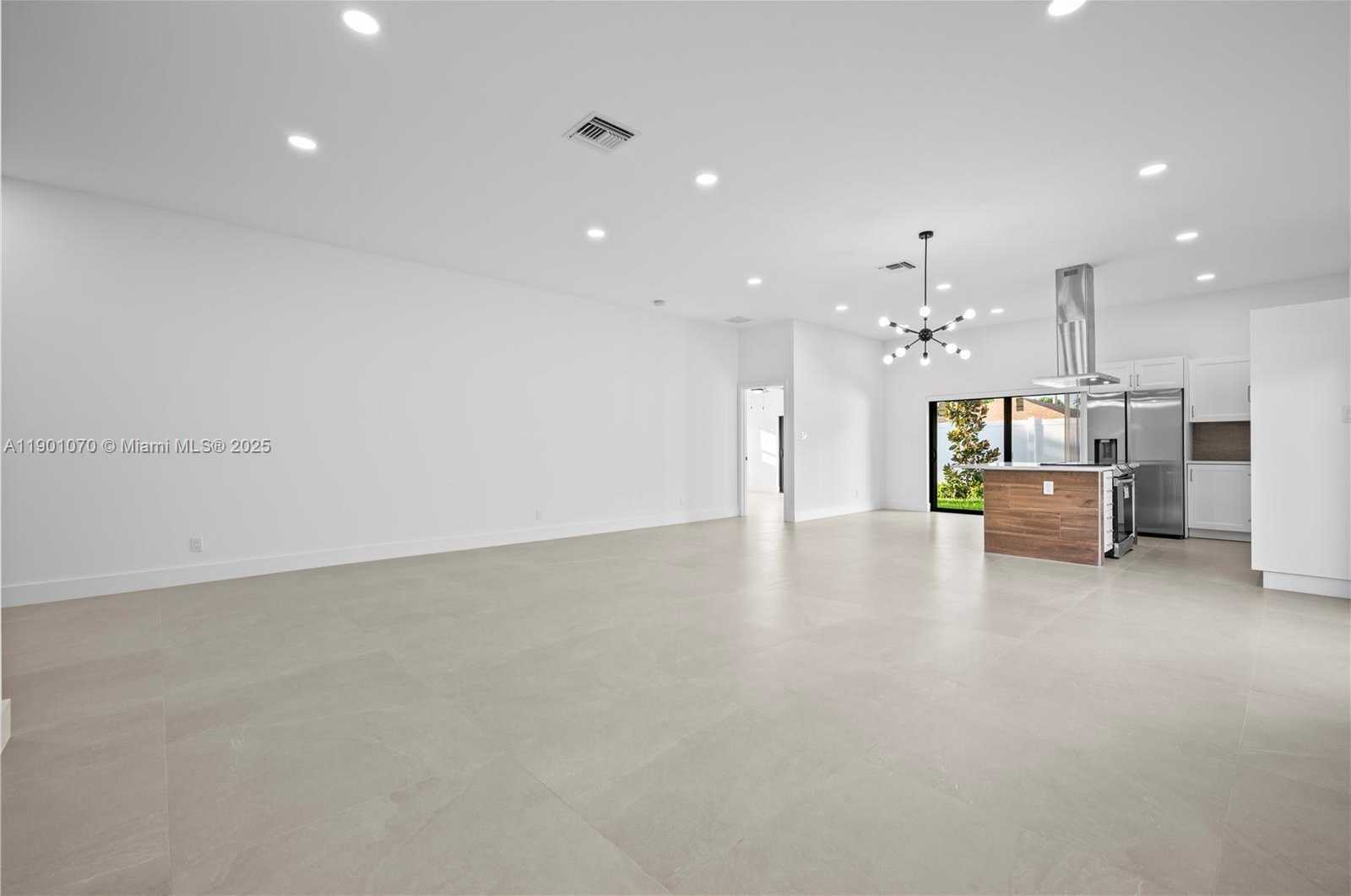 Small Image of 1041 WEST LAKEWOOD RD, West Palm Beach Number 16