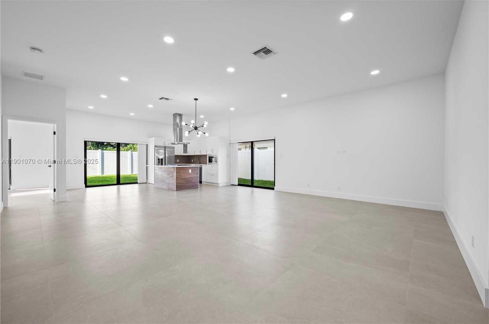 Small Image of 1041 WEST LAKEWOOD RD, West Palm Beach Number 18