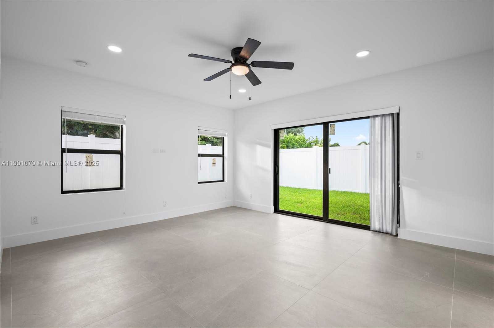 Small Image of 1041 WEST LAKEWOOD RD, West Palm Beach Number 22