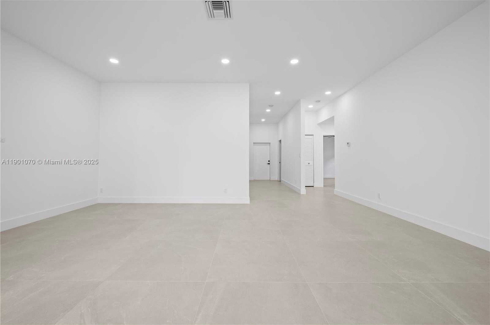 Small Image of 1041 WEST LAKEWOOD RD, West Palm Beach Number 24