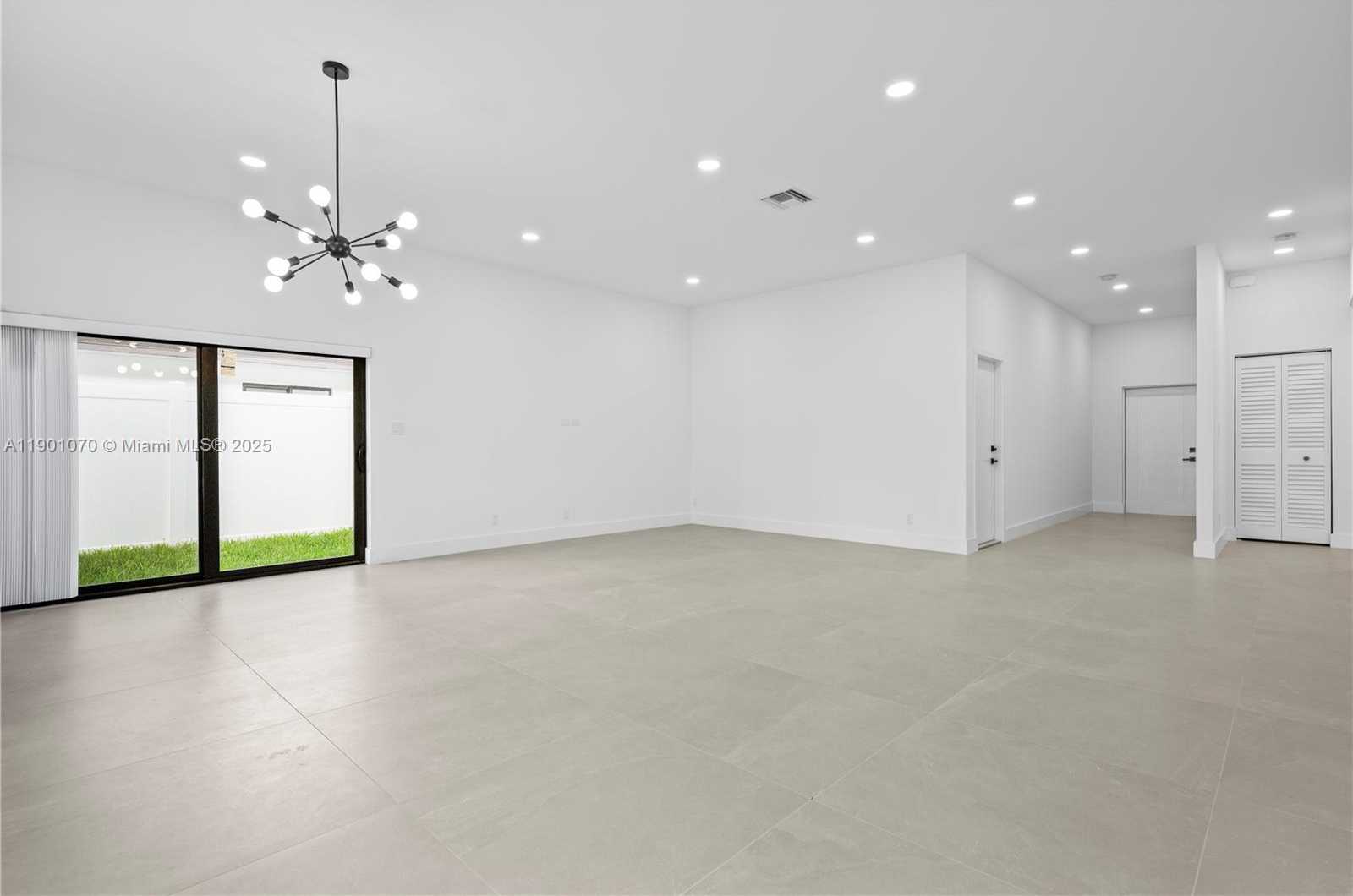 Small Image of 1041 WEST LAKEWOOD RD, West Palm Beach Number 25