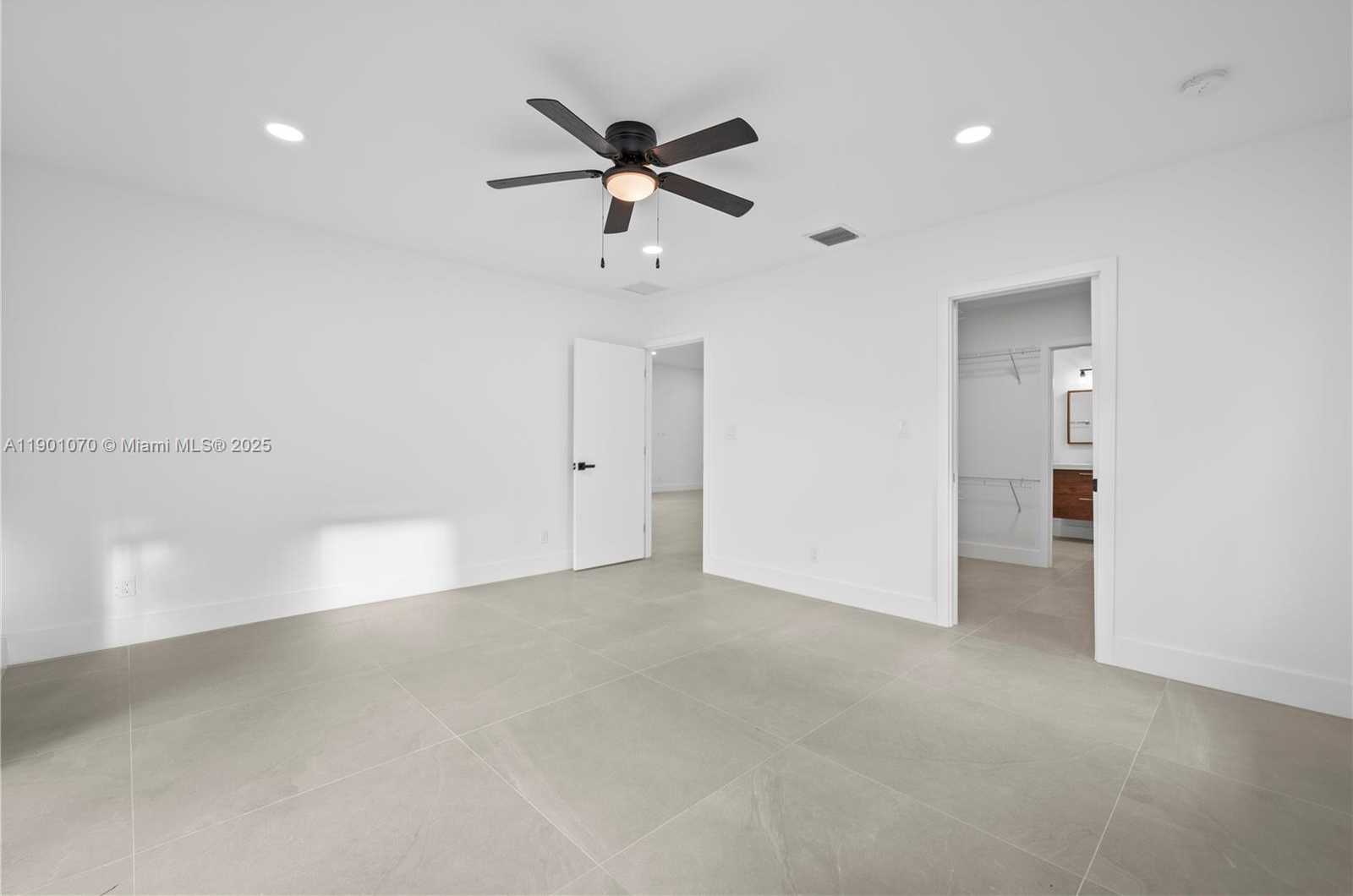 Small Image of 1041 WEST LAKEWOOD RD, West Palm Beach Number 26